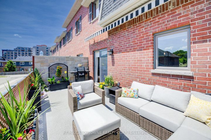 Photo 13 at 7 - 44 Flamboro Street, Waterdown, Hamilton