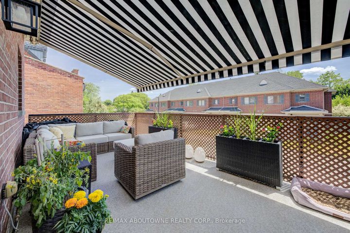 Photo 14 at 7 - 44 Flamboro Street, Waterdown, Hamilton