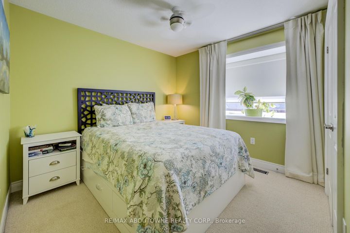 Photo 21 at 7 - 44 Flamboro Street, Waterdown, Hamilton