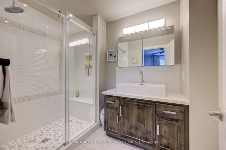 Photo 25 at 7 - 44 Flamboro Street, Waterdown, Hamilton