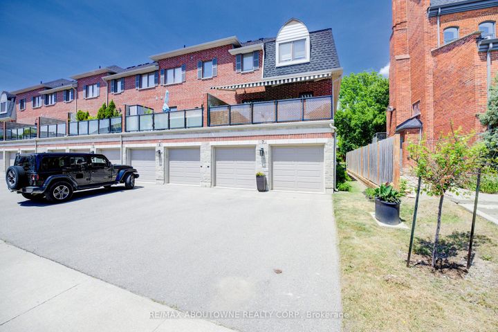 Photo 28 at 7 - 44 Flamboro Street, Waterdown, Hamilton