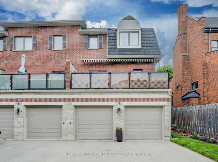 Photo 30 at 7 - 44 Flamboro Street, Waterdown, Hamilton
