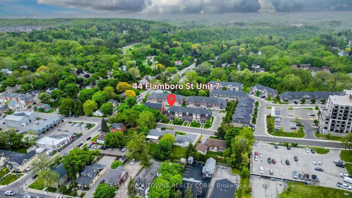 Photo 31 at 7 - 44 Flamboro Street, Waterdown, Hamilton