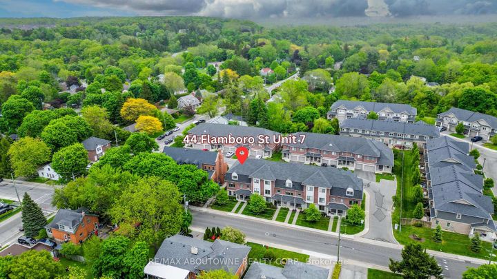 Photo 32 at 7 - 44 Flamboro Street, Waterdown, Hamilton