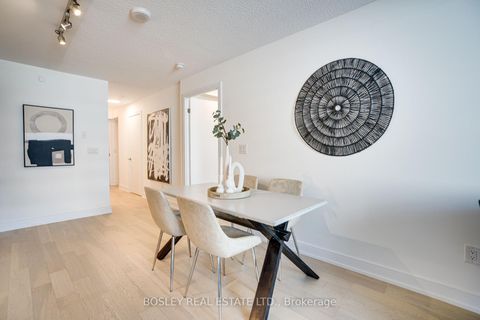 Photo 10 at 311 - 525 Adelaide Street W, Waterfront Communities C1, Toronto