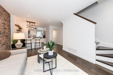 Photo 15 at 242 Milan Street, Moss Park, Toronto