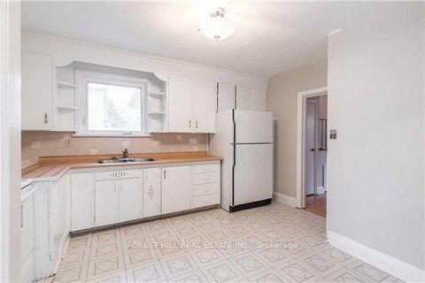 Photo 5 at 90 Arnold Avenue, Yorkhill, Vaughan