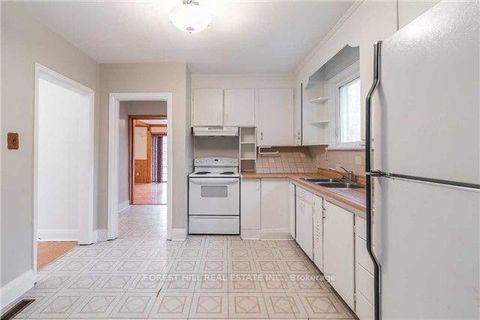 Photo 6 at 90 Arnold Avenue, Yorkhill, Vaughan
