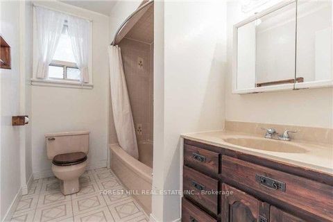 Photo 10 at 90 Arnold Avenue, Yorkhill, Vaughan