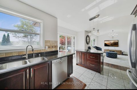 Photo 12 at 39 Woodroof Crescent, Bayview Wellington, Aurora