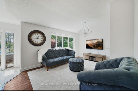 Photo 14 at 39 Woodroof Crescent, Bayview Wellington, Aurora