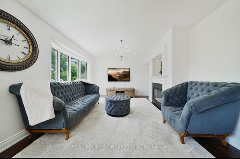 Photo 15 at 39 Woodroof Crescent, Bayview Wellington, Aurora