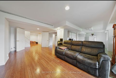Photo 30 at 39 Woodroof Crescent, Bayview Wellington, Aurora