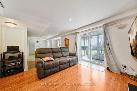Photo 32 at 39 Woodroof Crescent, Bayview Wellington, Aurora