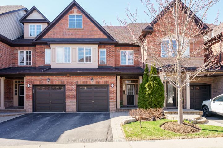 Photo 1 at 41 - 300 Ravineview Way, WC Wedgewood Creek, Oakville