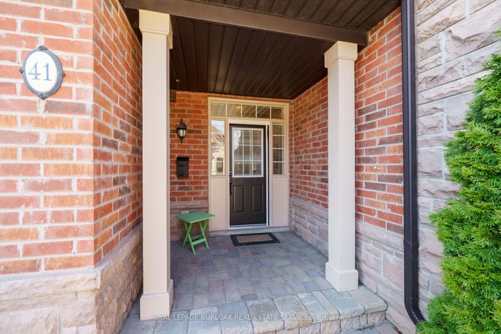 Photo 2 at 41 - 300 Ravineview Way, WC Wedgewood Creek, Oakville