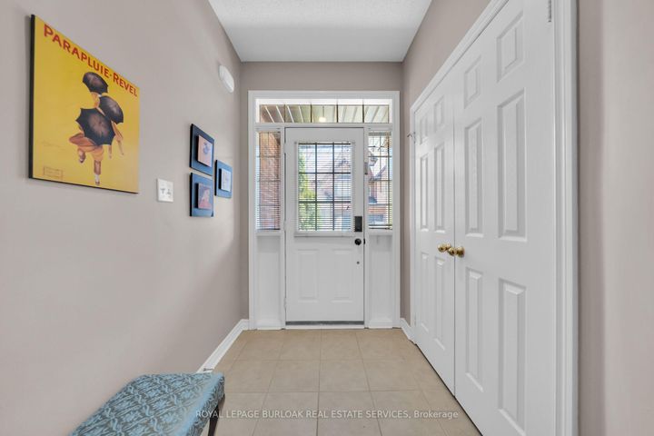 Photo 3 at 41 - 300 Ravineview Way, WC Wedgewood Creek, Oakville