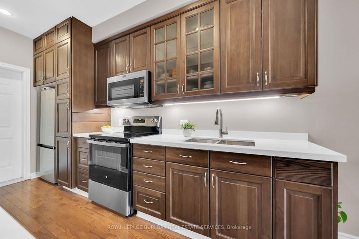 Photo 18 at 41 - 300 Ravineview Way, WC Wedgewood Creek, Oakville