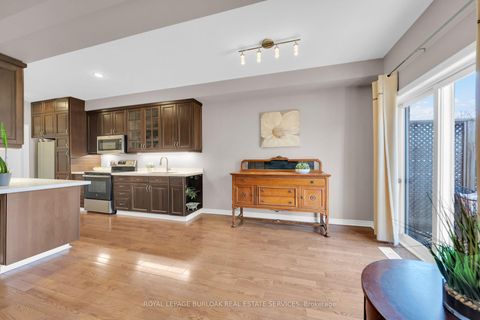 Photo 13 at 41 - 300 Ravineview Way, WC Wedgewood Creek, Oakville