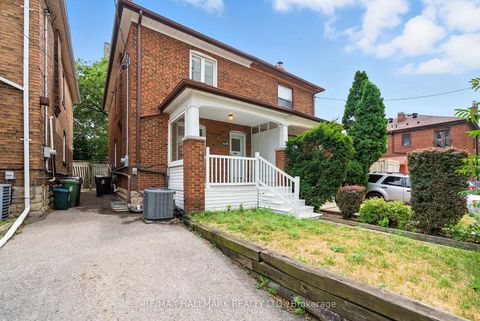 Photo 2 at 49 Rawlinson Avenue, Mount Pleasant East, Toronto
