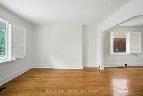 Photo 15 at 49 Rawlinson Avenue, Mount Pleasant East, Toronto