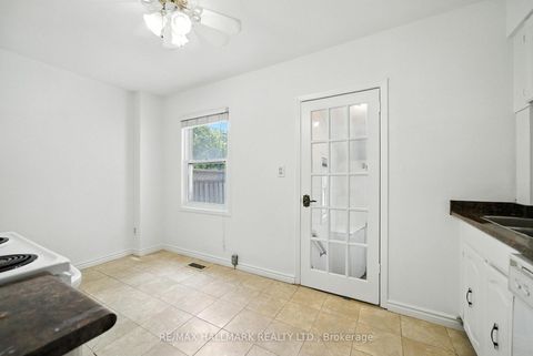 Photo 16 at 49 Rawlinson Avenue, Mount Pleasant East, Toronto