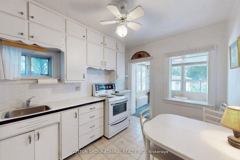 Photo 7 at 1 Valleyview Gardens, Lambton Baby Point, Toronto