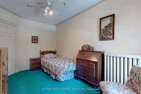 Photo 15 at 1 Valleyview Gardens, Lambton Baby Point, Toronto
