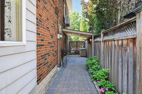 Photo 32 at 1 Valleyview Gardens, Lambton Baby Point, Toronto
