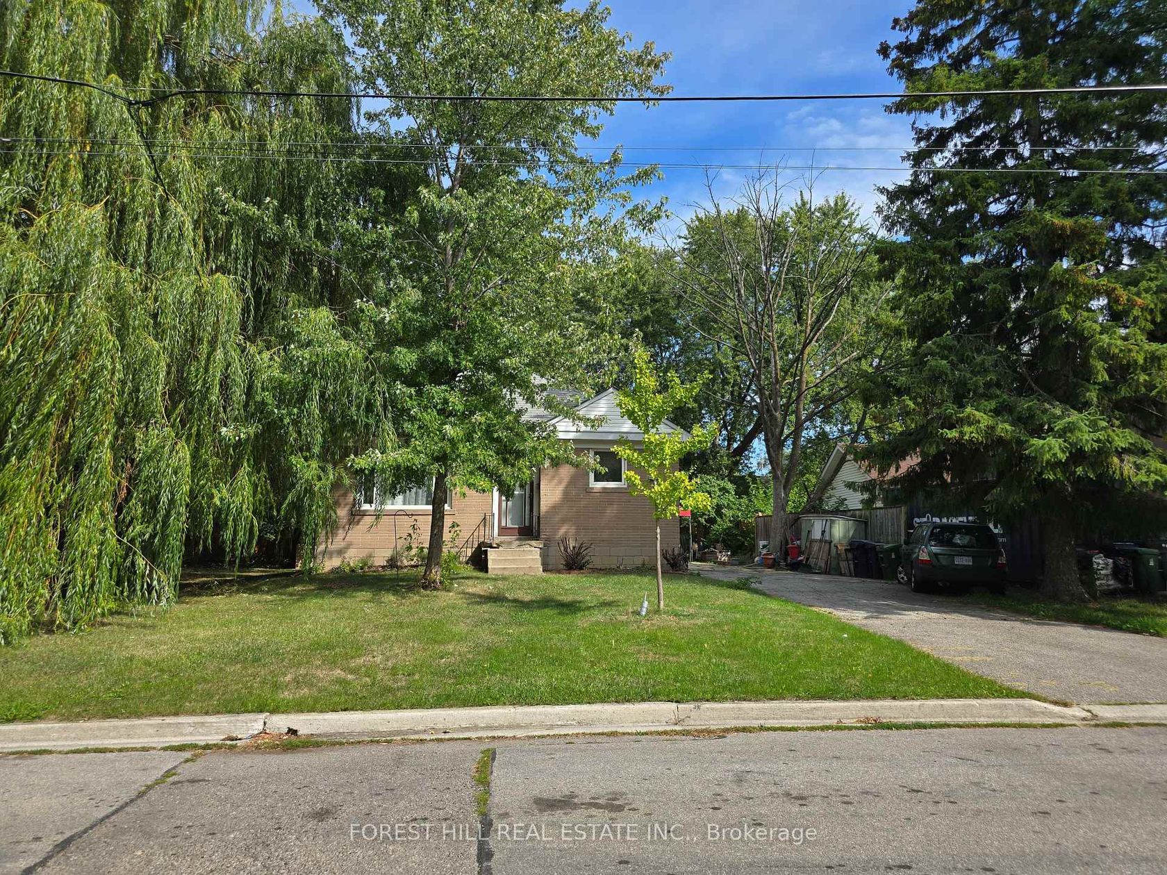 3 Lister Drive, Newtonbrook West, Toronto 
