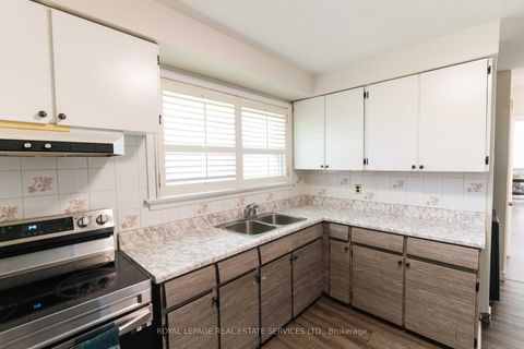 Photo 1 at 365 Sandhurst Drive, WO West, Oakville