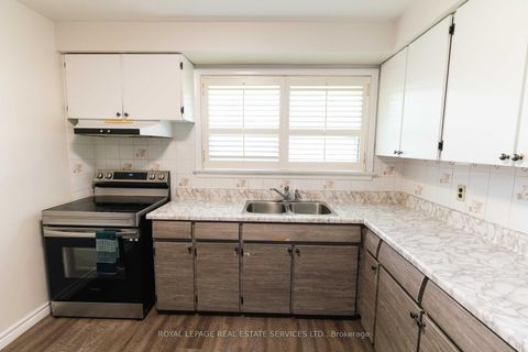 Photo 2 at 365 Sandhurst Drive, WO West, Oakville