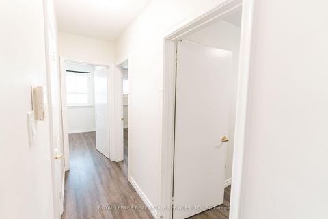 Photo 5 at 365 Sandhurst Drive, WO West, Oakville