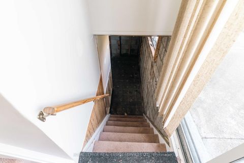 Photo 11 at 365 Sandhurst Drive, WO West, Oakville