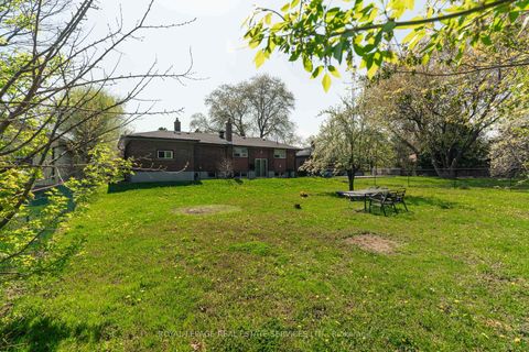 Photo 16 at 365 Sandhurst Drive, WO West, Oakville