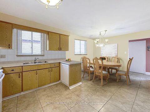 Photo 12 at 20 Terra Road, East Woodbridge, Vaughan