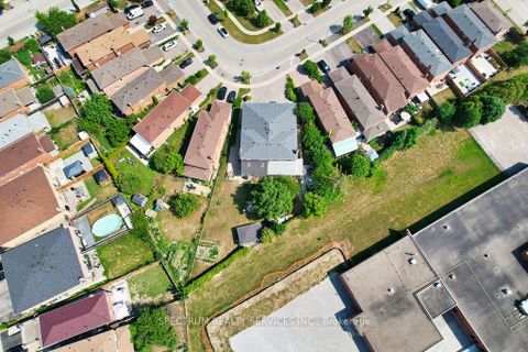 Photo 29 at 20 Terra Road, East Woodbridge, Vaughan