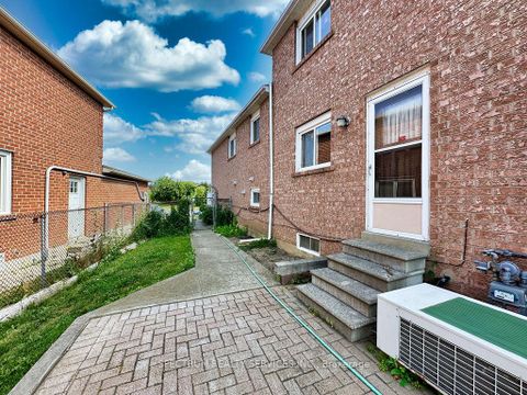 Photo 30 at 20 Terra Road, East Woodbridge, Vaughan