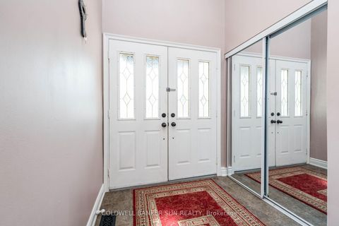 Photo 1 at 2483 Yarmouth Crescent, WO West, Oakville