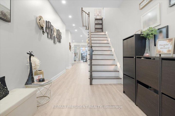 Photo 4 at 56 Natronia Trail, Bram East, Brampton