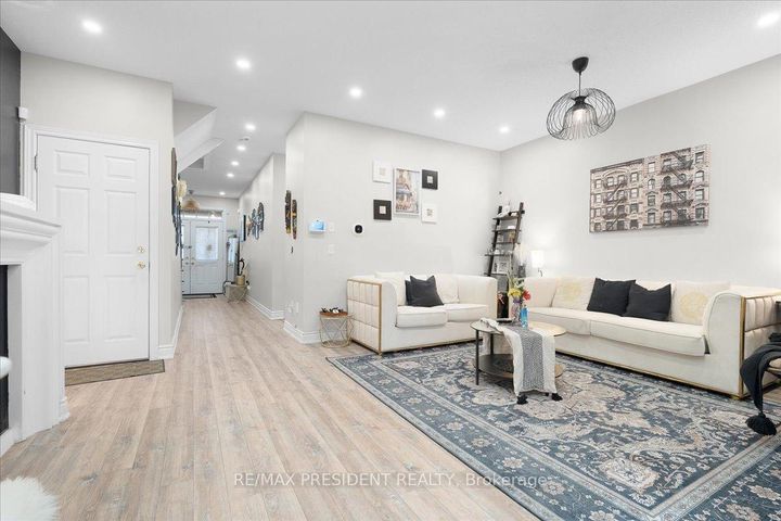 Photo 9 at 56 Natronia Trail, Bram East, Brampton