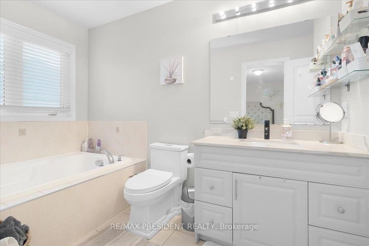 Photo 20 at 56 Natronia Trail, Bram East, Brampton