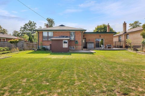 Photo 1 at 339 Woodale Avenue, WO West, Oakville