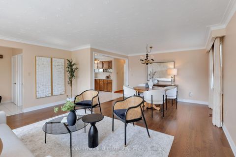 Photo 10 at 339 Woodale Avenue, WO West, Oakville