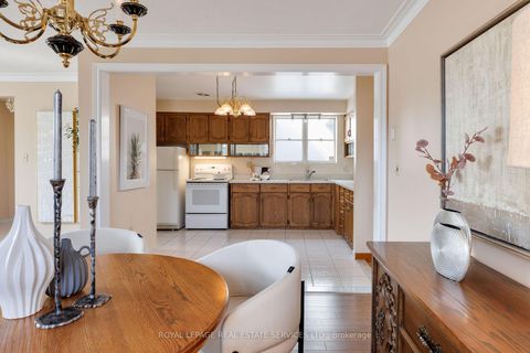 Photo 11 at 339 Woodale Avenue, WO West, Oakville