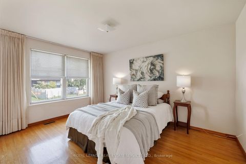 Photo 19 at 339 Woodale Avenue, WO West, Oakville