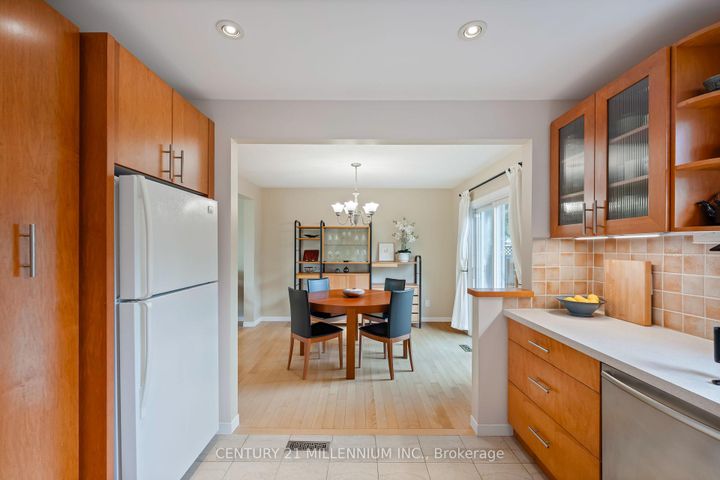 Photo 13 at 43 Erindale Crescent, Brampton East, Brampton