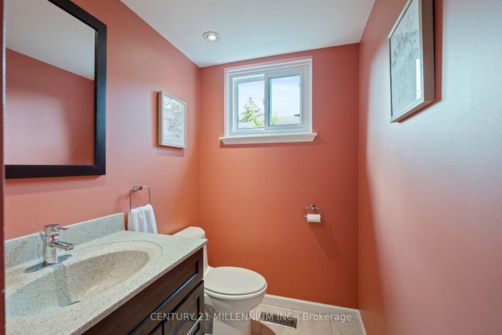 Photo 14 at 43 Erindale Crescent, Brampton East, Brampton