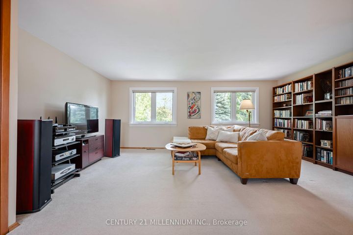 Photo 17 at 43 Erindale Crescent, Brampton East, Brampton