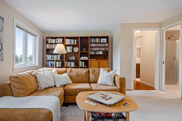 Photo 19 at 43 Erindale Crescent, Brampton East, Brampton